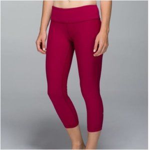 Lululemon Wonder Under cropped leggings in red - size 10